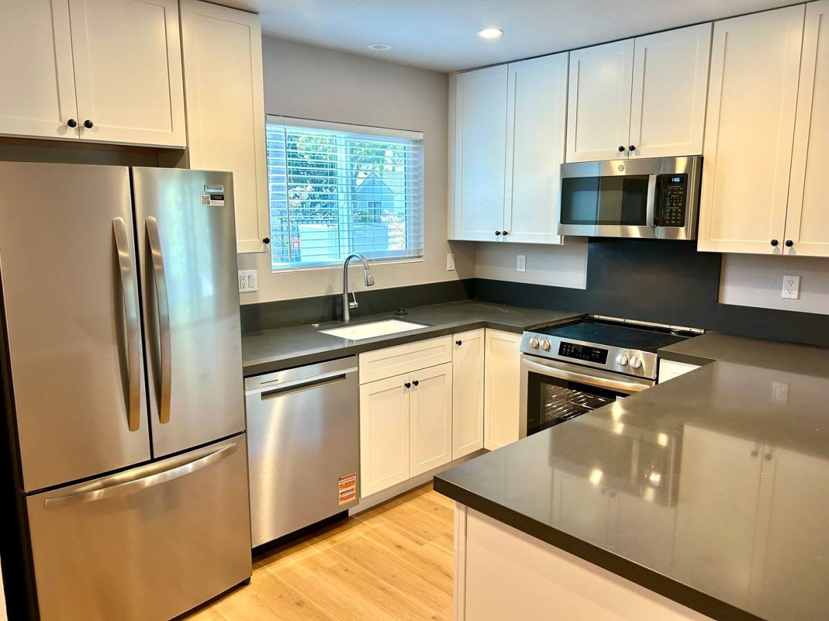 Apartment for rent at 1430 Almond Ave, Santa Barbara, CA 93101
