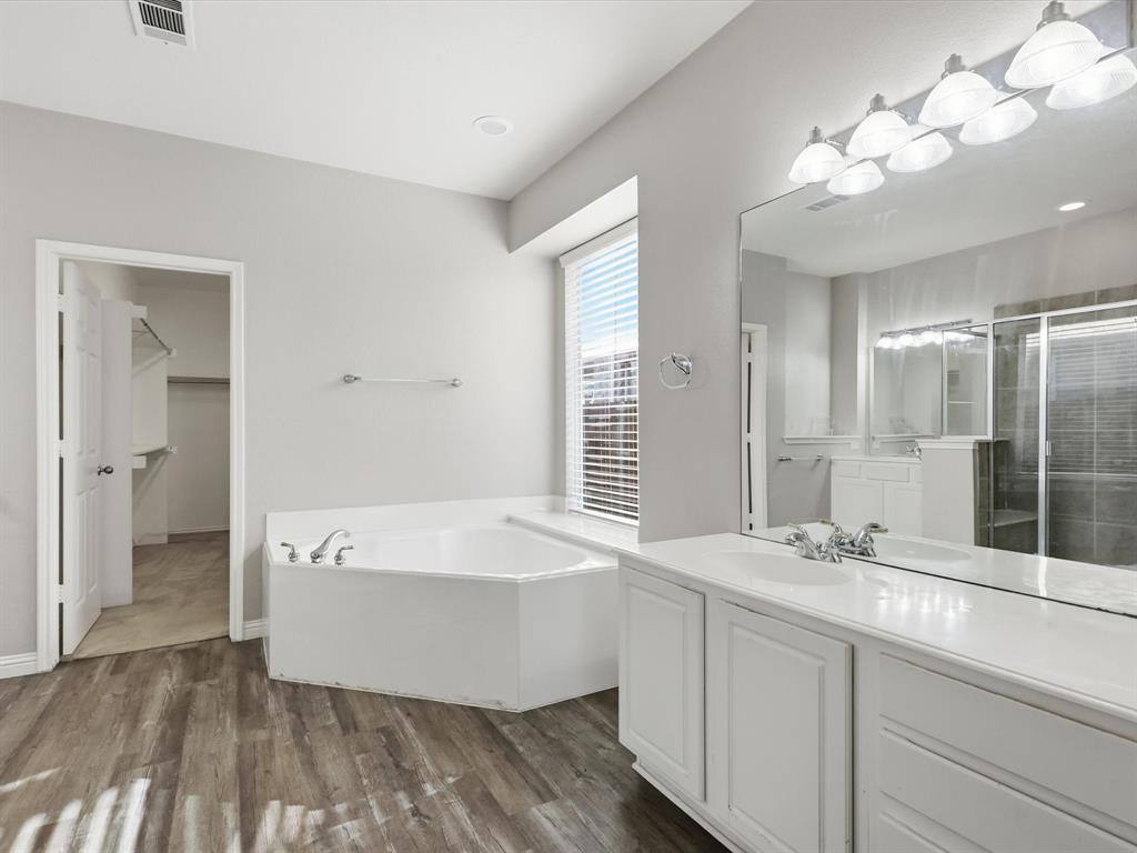 Apartment for rent at 11039 Sonterra Lane, Frisco, TX 75033