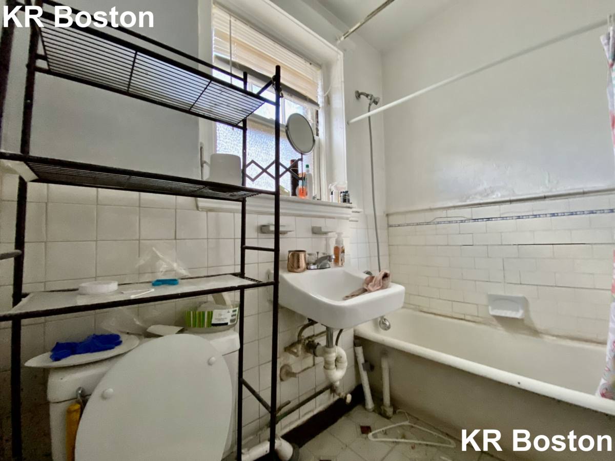 Apartment for rent at 9 James St #2, Brookline, MA 02446