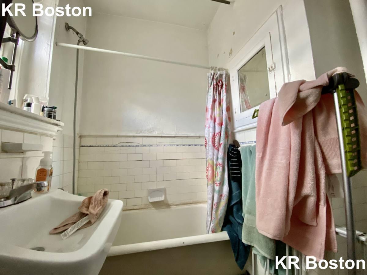 Apartment for rent at 9 James St #2, Brookline, MA 02446