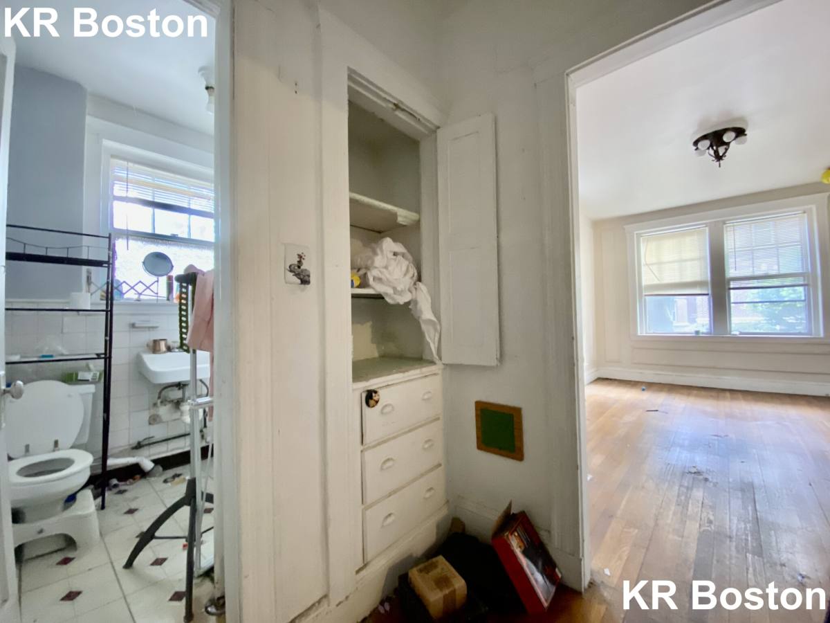 Apartment for rent at 9 James St #2, Brookline, MA 02446