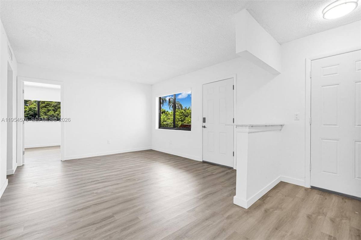 Apartment for rent at 13210 Memorial Highway 13210-216, Miami, FL 33161