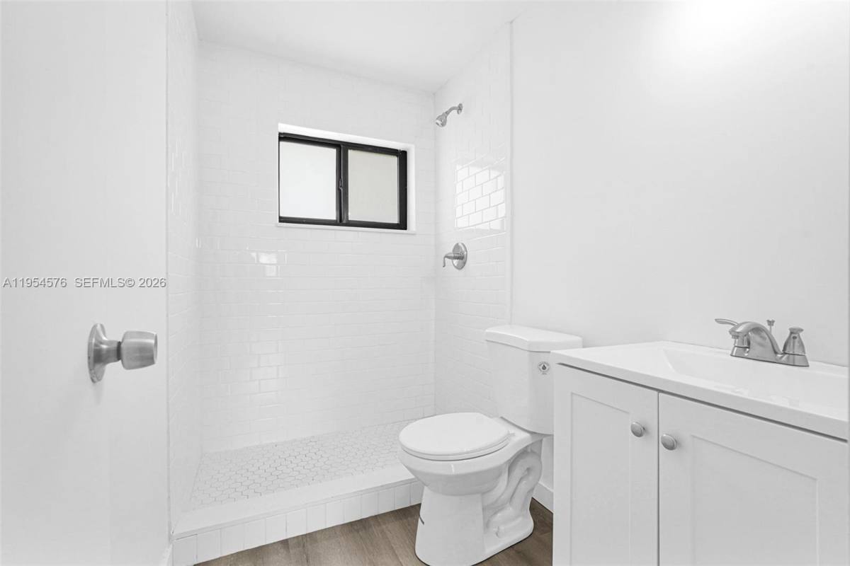 Apartment for rent at 13210 Memorial Highway 13210-216, Miami, FL 33161