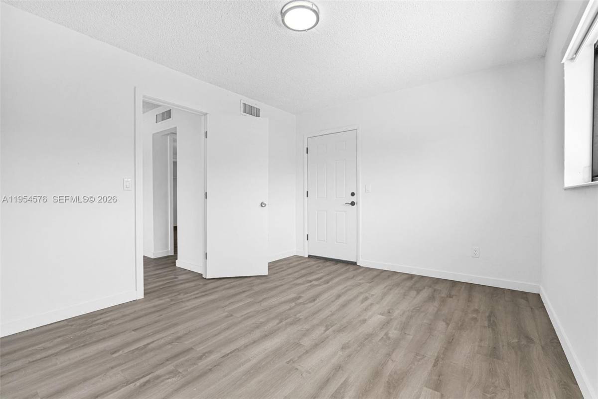 Apartment for rent at 13210 Memorial Highway 13210-216, Miami, FL 33161