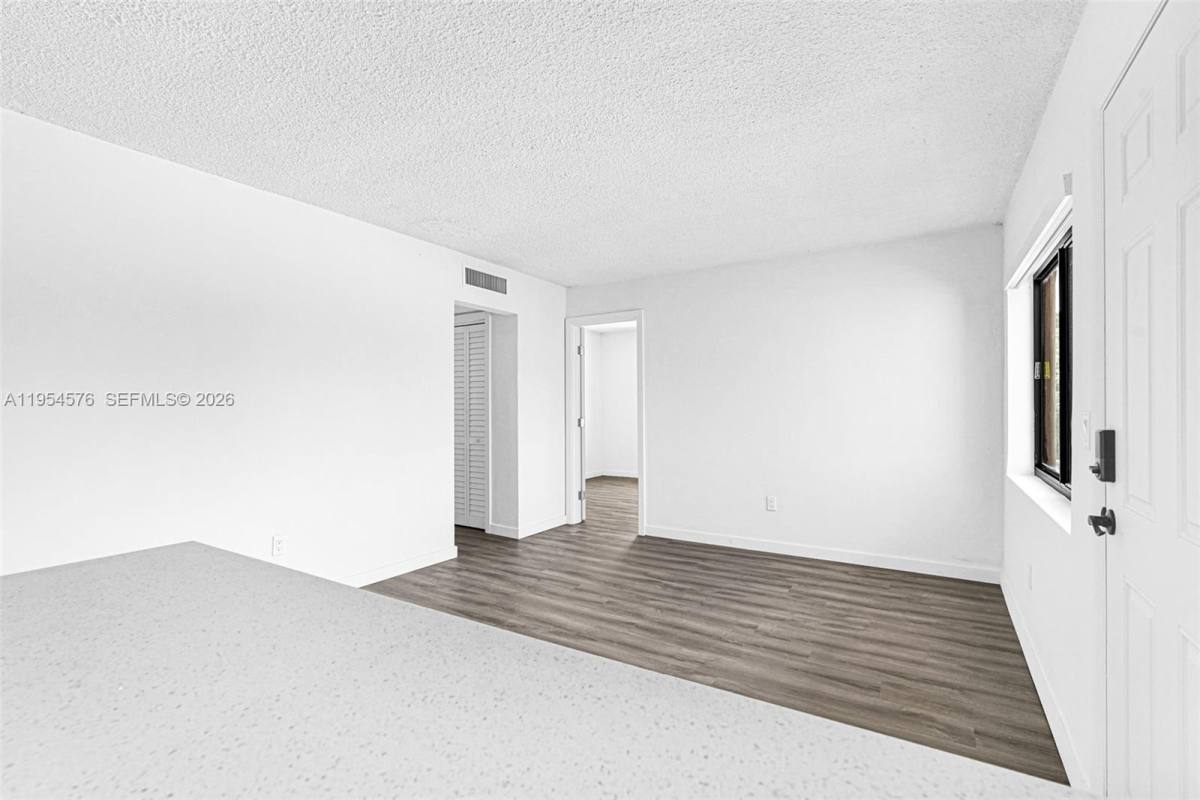 Apartment for rent at 13210 Memorial Highway 13210-216, Miami, FL 33161