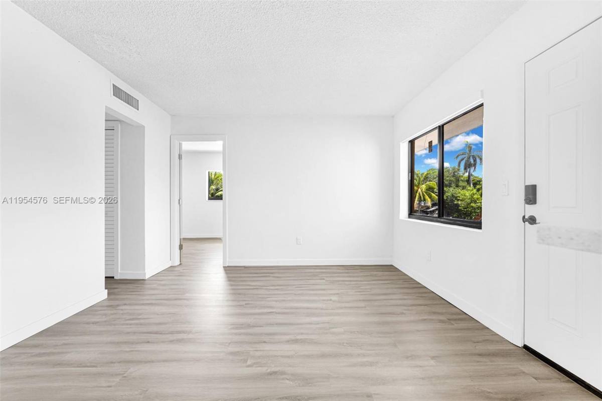 Apartment for rent at 13210 Memorial Highway 13210-216, Miami, FL 33161