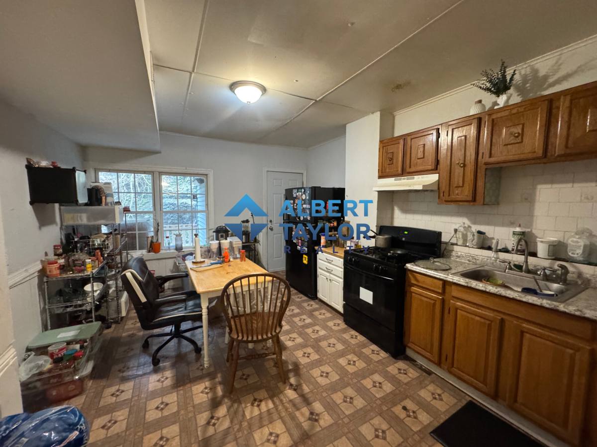 Apartment for rent at 160 Centre St #2, Roxbury, MA 02119