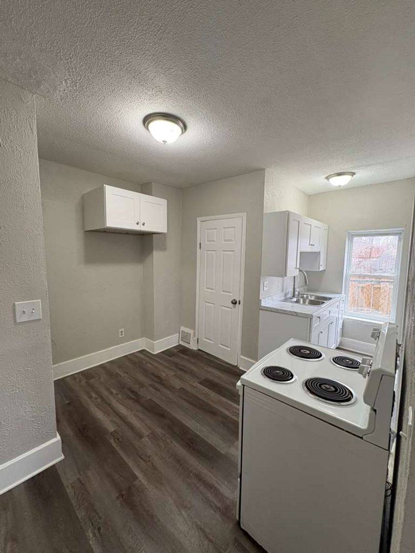 Apartment for rent at 133-135 W Jackson St, Painesville, OH 44077
