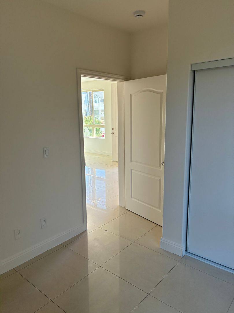Townhouse for rent at 9619 Longden Ave, Temple City, CA 91780