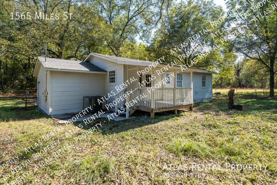 House for rent at 1565 Miles St, Dolomite, AL 35061