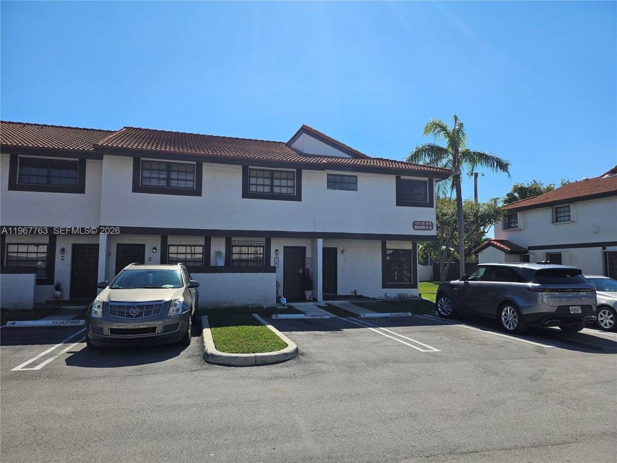 Townhouse for rent at 13220 SW 58th Terrace 16-1, Miami, FL 33183