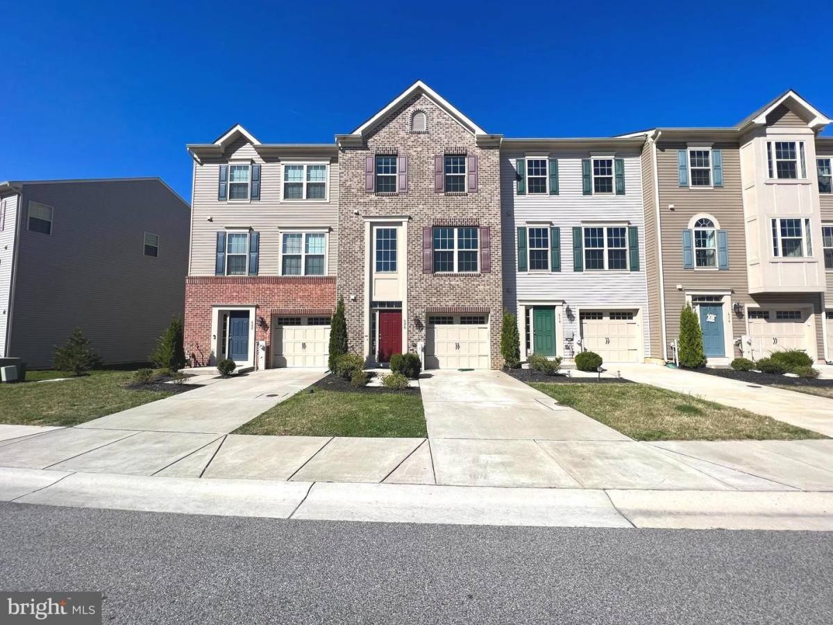 Townhouse for rent at 620 Shore Forest Dr, Glen Burnie, MD 21060