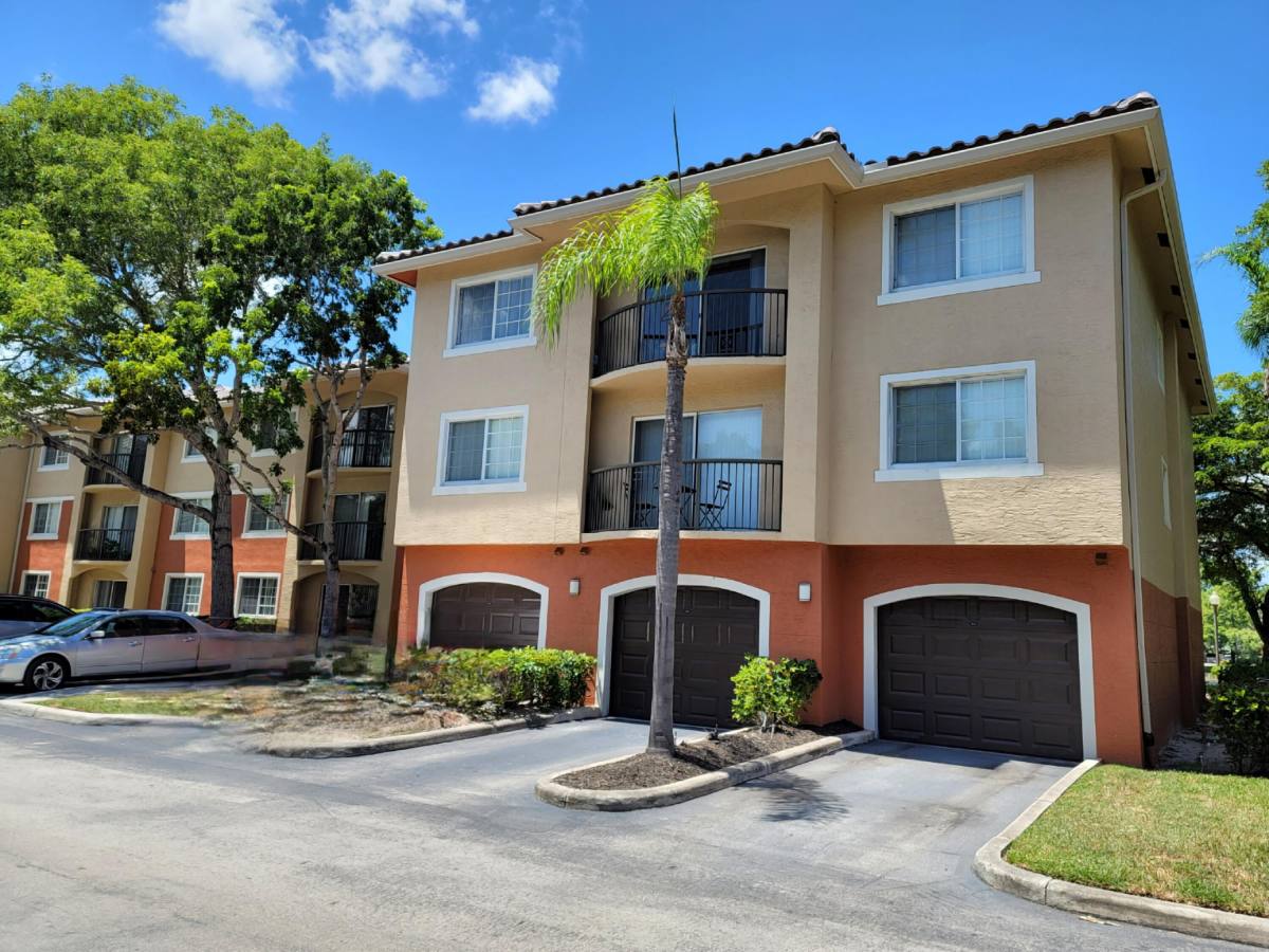 Apartment for rent at 4163 Haverhill Rd #1204, West Palm Beach, FL 33417