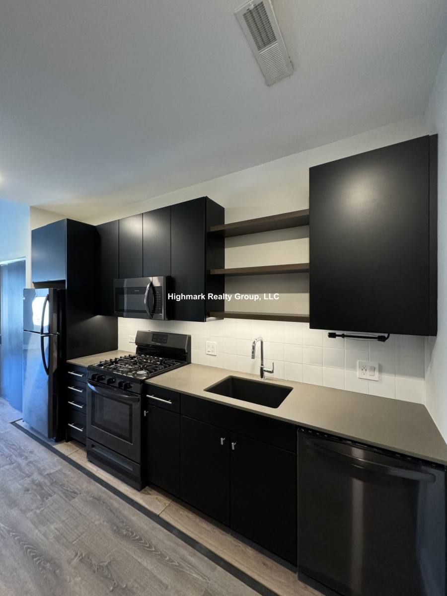 Apartment for rent at 941 W Belmont Ave #507N, Chicago, IL 60657