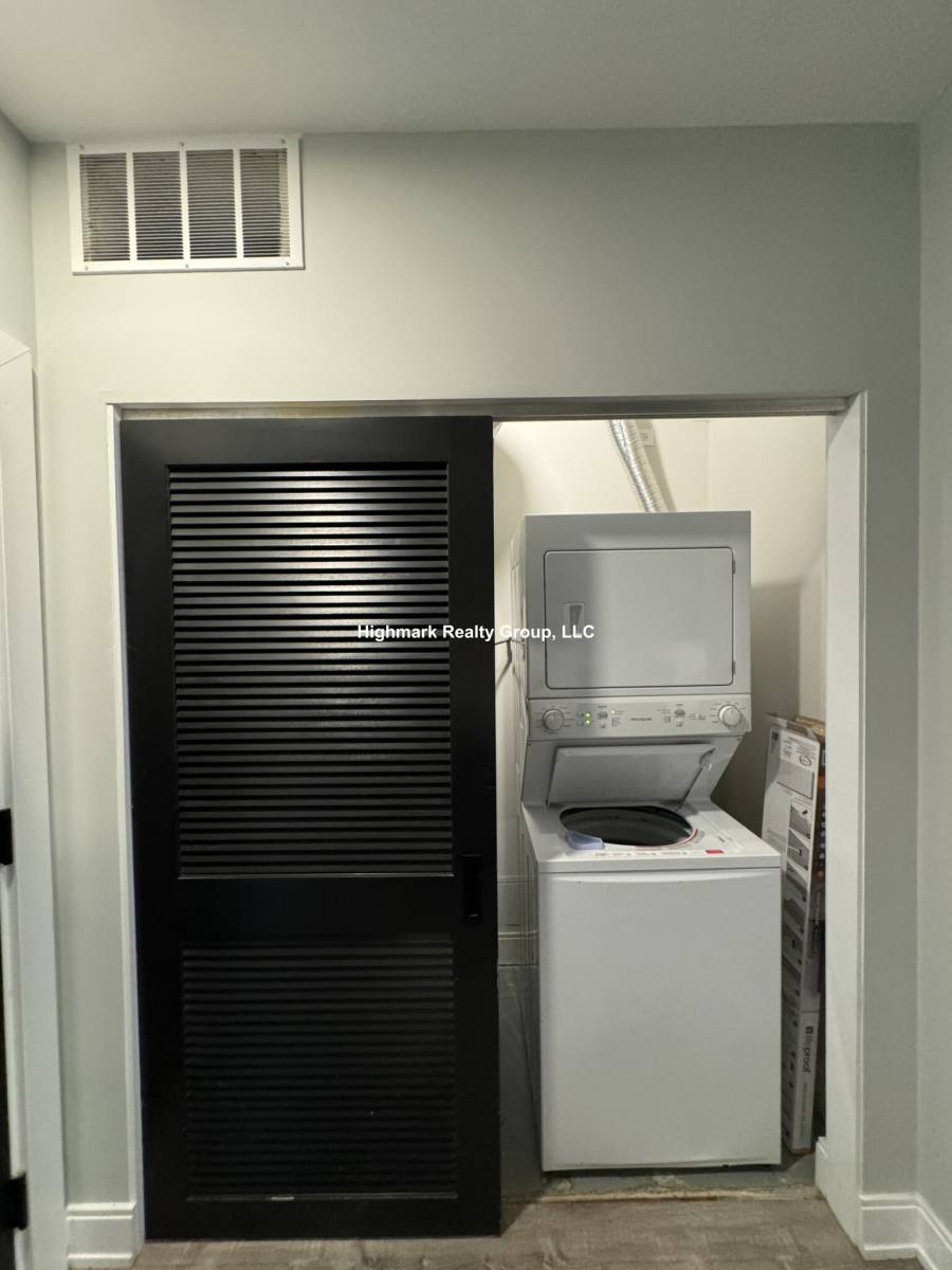 Apartment for rent at 941 W Belmont Ave #507N, Chicago, IL 60657