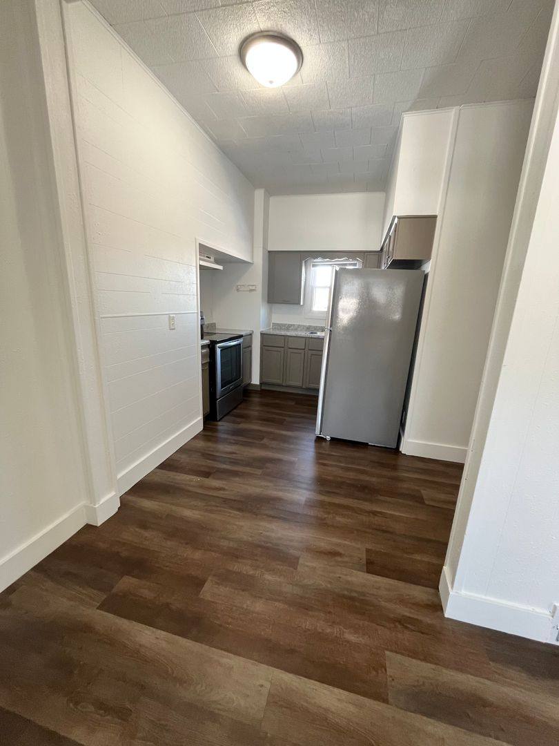 Apartment for rent at 313 N Minnesota Ave, Sioux Falls, SD 57104