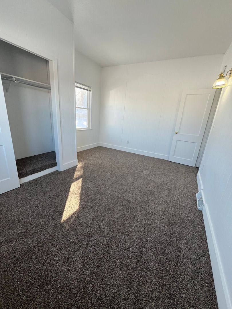 Apartment for rent at 313 N Minnesota Ave, Sioux Falls, SD 57104