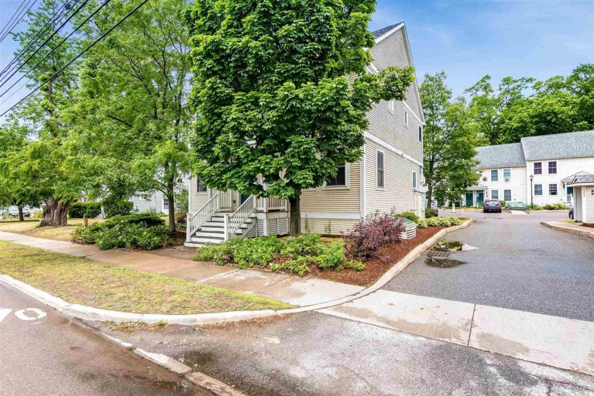 Townhouse for rent at 1044 N Ave #4, Burlington, VT 05408