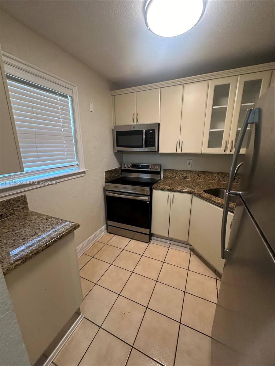 Apartment for rent at 17255 SW 95th Ave #461, Miami, FL 33157