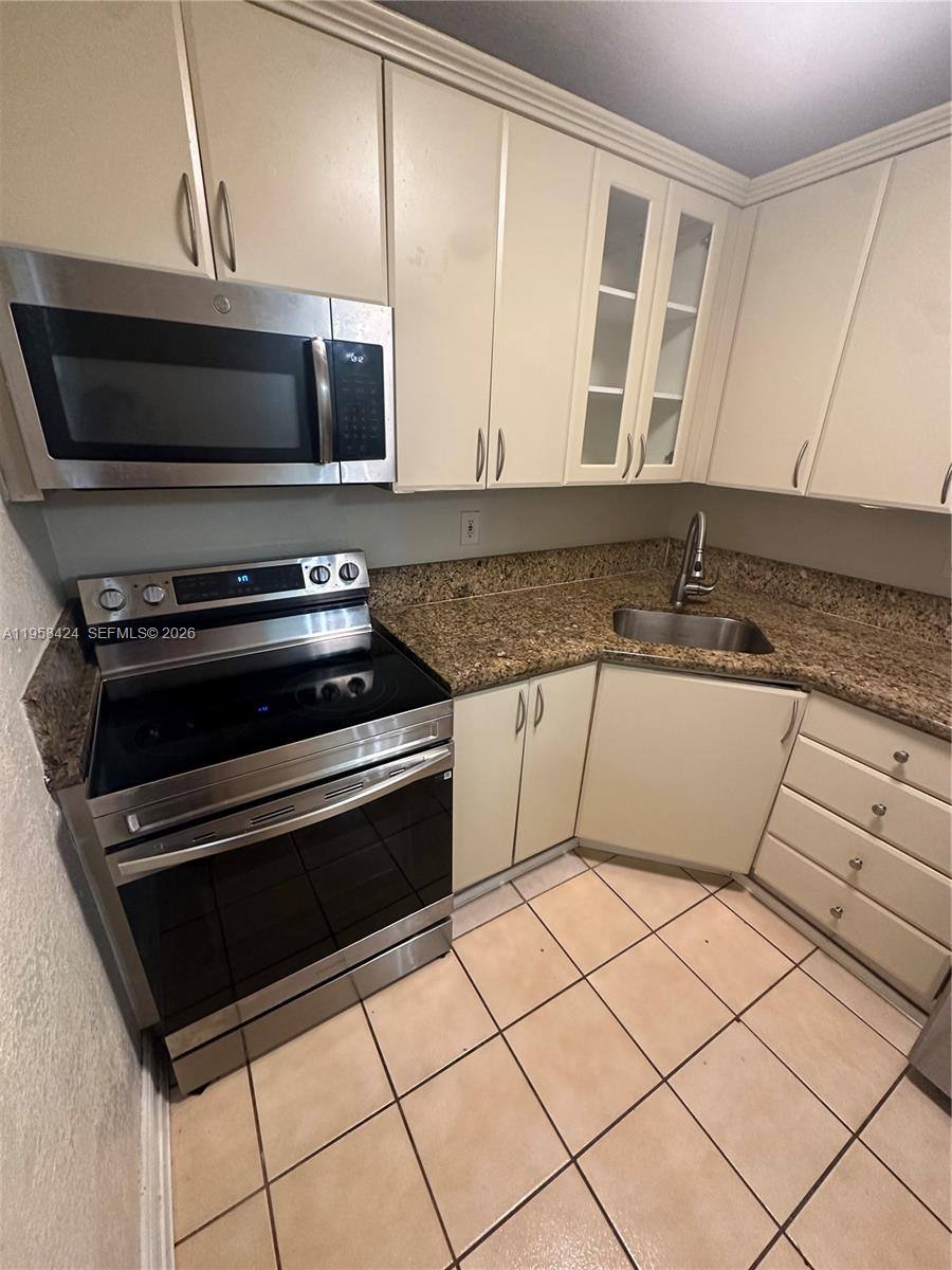 Apartment for rent at 17255 SW 95th Ave #461, Miami, FL 33157