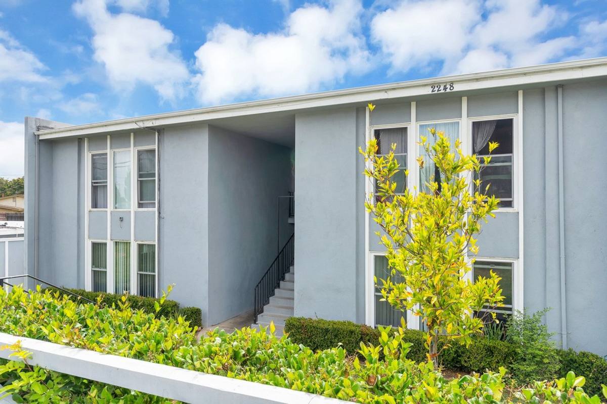Apartment for rent at 2244-2250 Canyon Dr, Costa Mesa, CA 92627