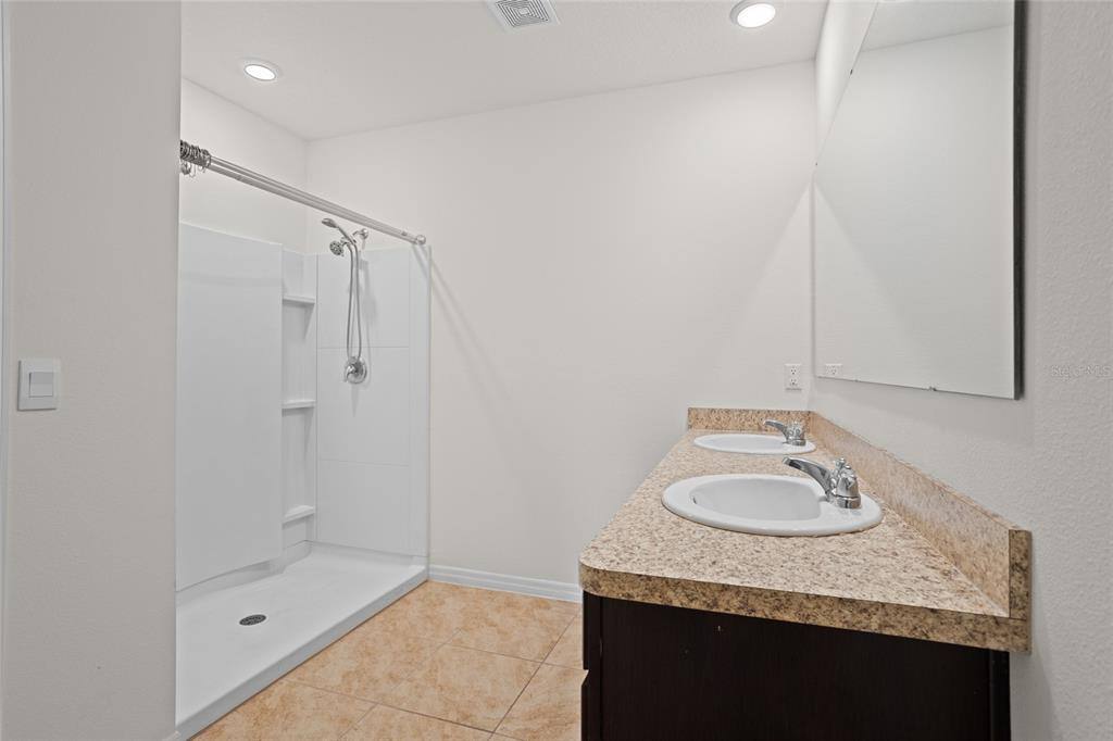 Apartment for rent at 2143 Kalin Way, Tavares, FL 32778