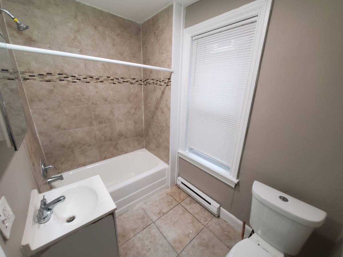 Apartment for rent at 209 N 8th St, Allentown, PA 18102