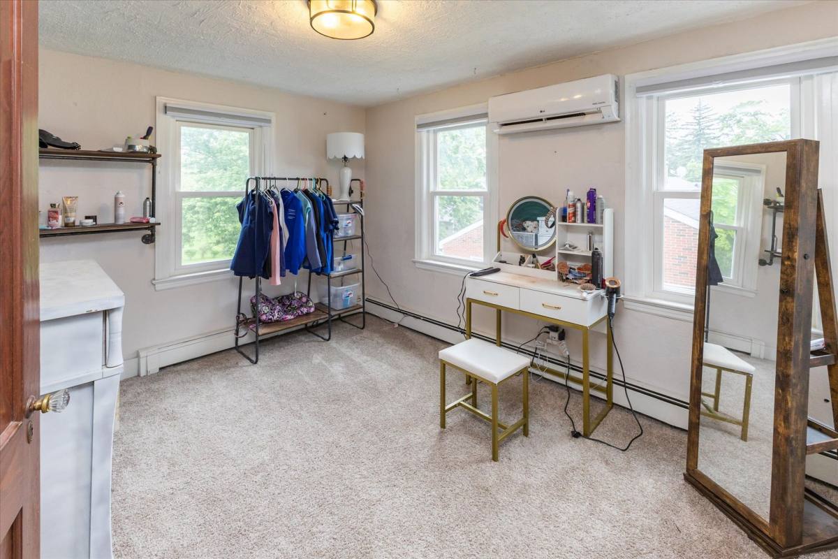 Apartment for rent at 547 W Main St, Danville, IN 46122