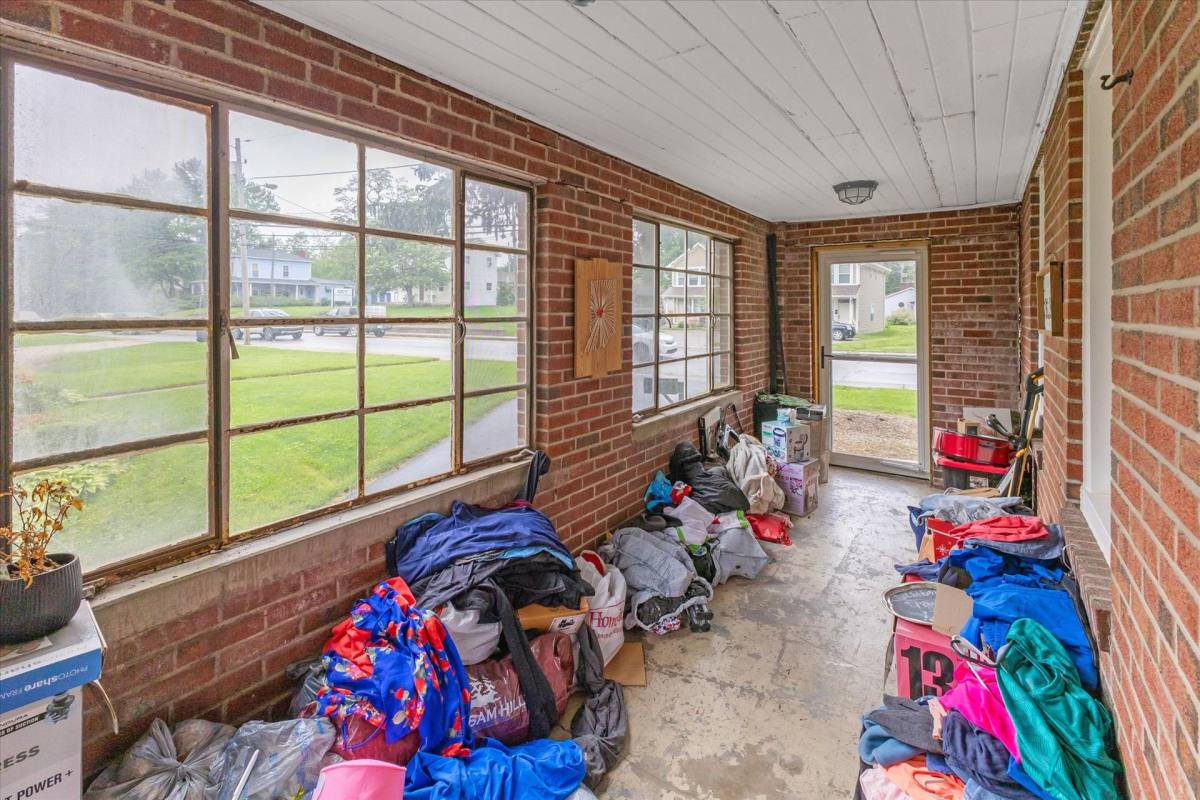 Apartment for rent at 547 W Main St, Danville, IN 46122