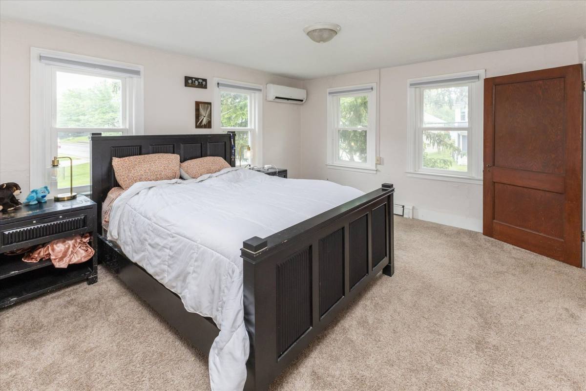 Apartment for rent at 547 W Main St, Danville, IN 46122