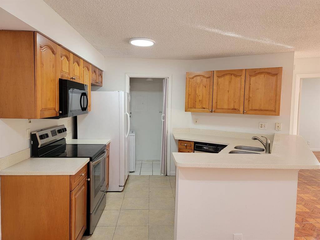 Apartment for rent at 9999 Summerbreeze Dr #103, Fort Lauderdale, FL 33322