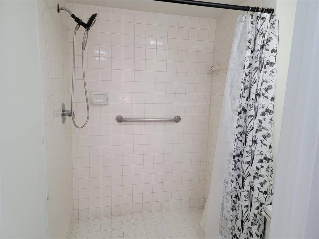 Apartment for rent at 9999 Summerbreeze Dr #103, Fort Lauderdale, FL 33322