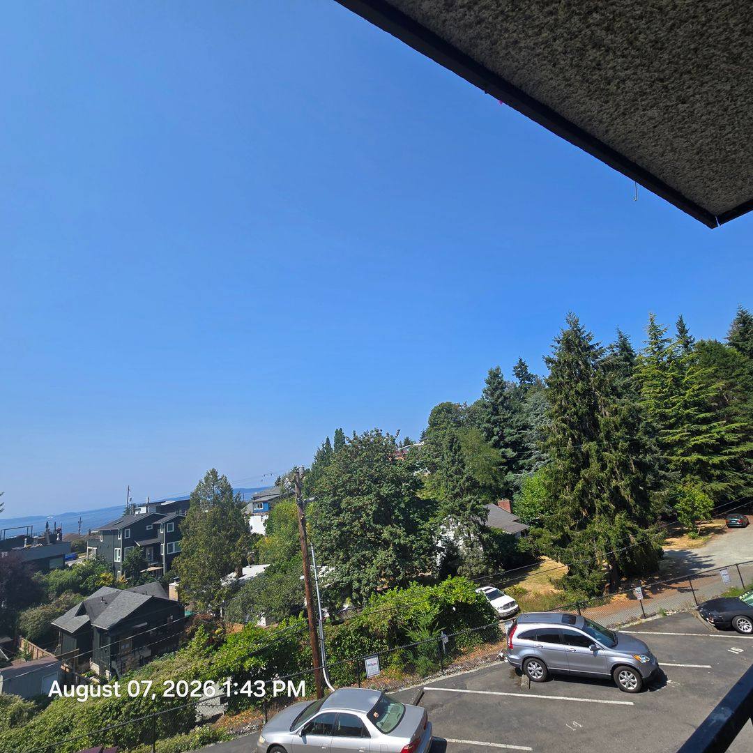 Apartment for rent at Tracy Ann, 7004 Murray Ave SW, Seattle, WA 98136