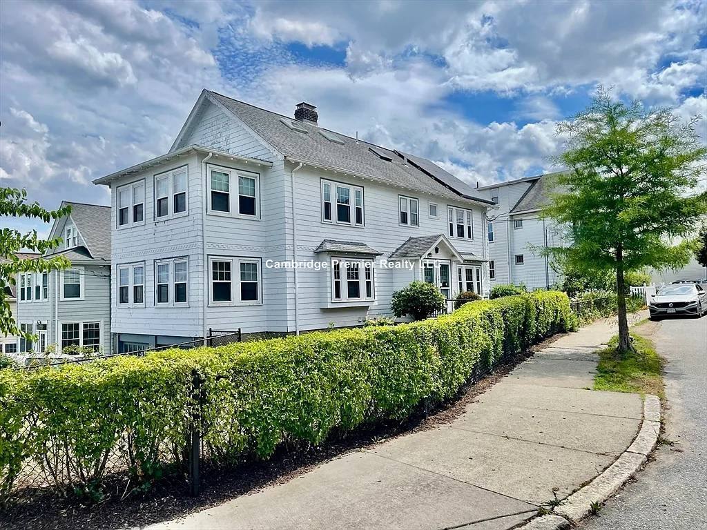Apartment for rent at 15 Edgecliff, Watertown, MA 02472