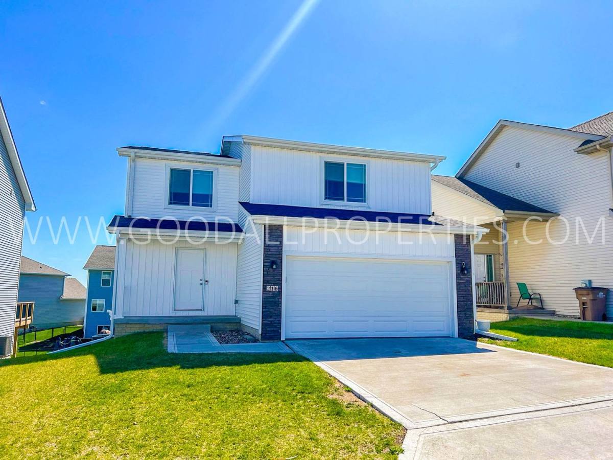 House for rent at 216 Maple Ave, Norwalk, IA 50211