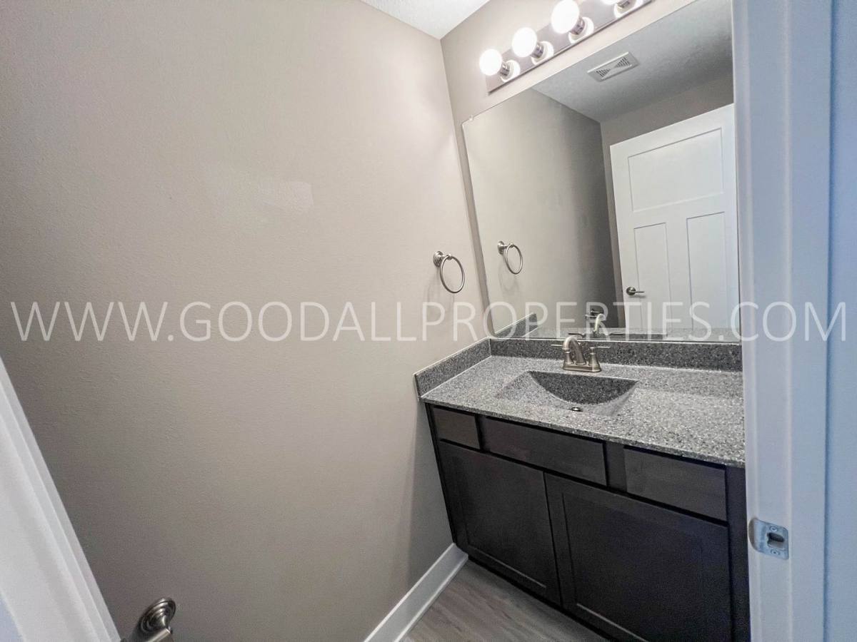 House for rent at 216 Maple Ave, Norwalk, IA 50211