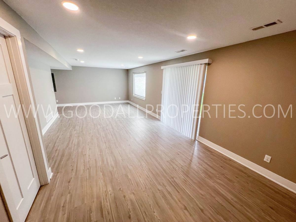 House for rent at 216 Maple Ave, Norwalk, IA 50211