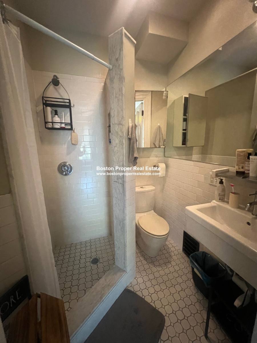 Apartment for rent at 323 Beacon St #6, Boston, MA 02116