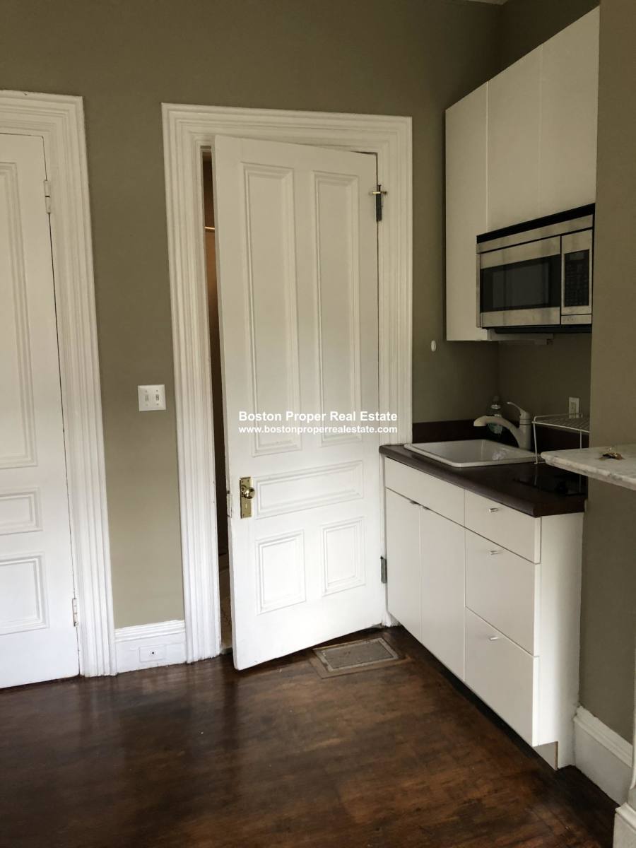 Apartment for rent at 323 Beacon St #6, Boston, MA 02116