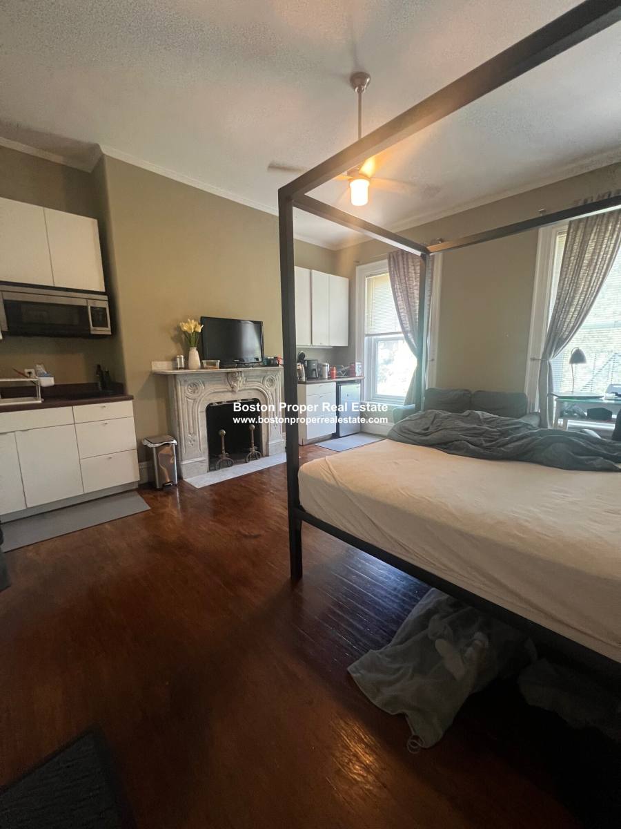 Apartment for rent at 323 Beacon St #6, Boston, MA 02116