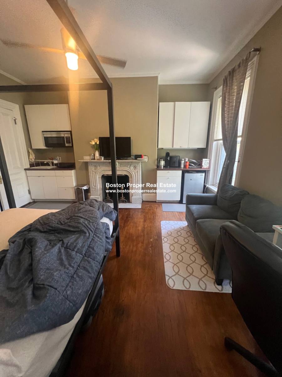 Apartment for rent at 323 Beacon St #6, Boston, MA 02116