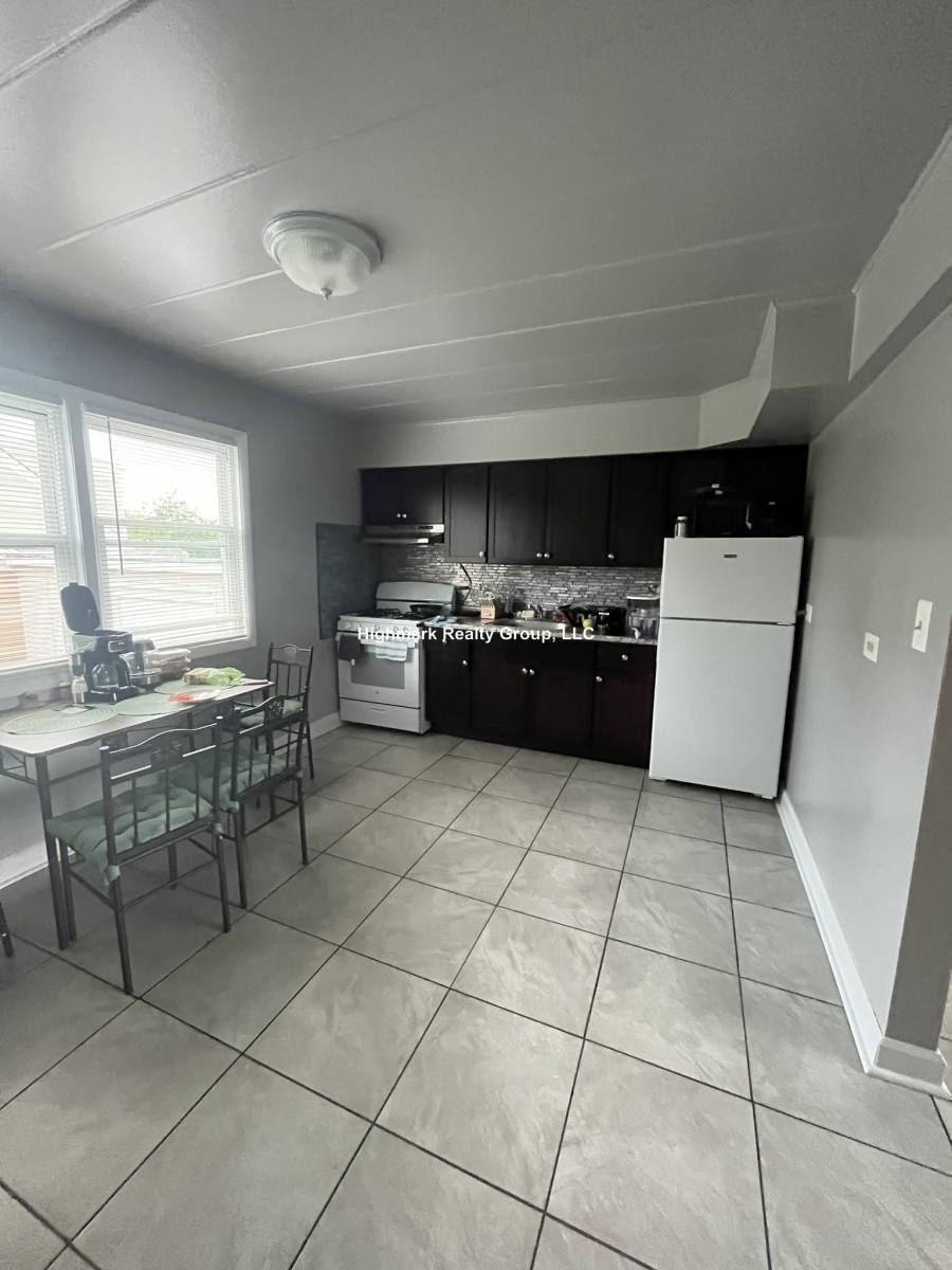 Apartment for rent at 9632 Ivanhoe Ave #4N, Schiller Park, IL 60176