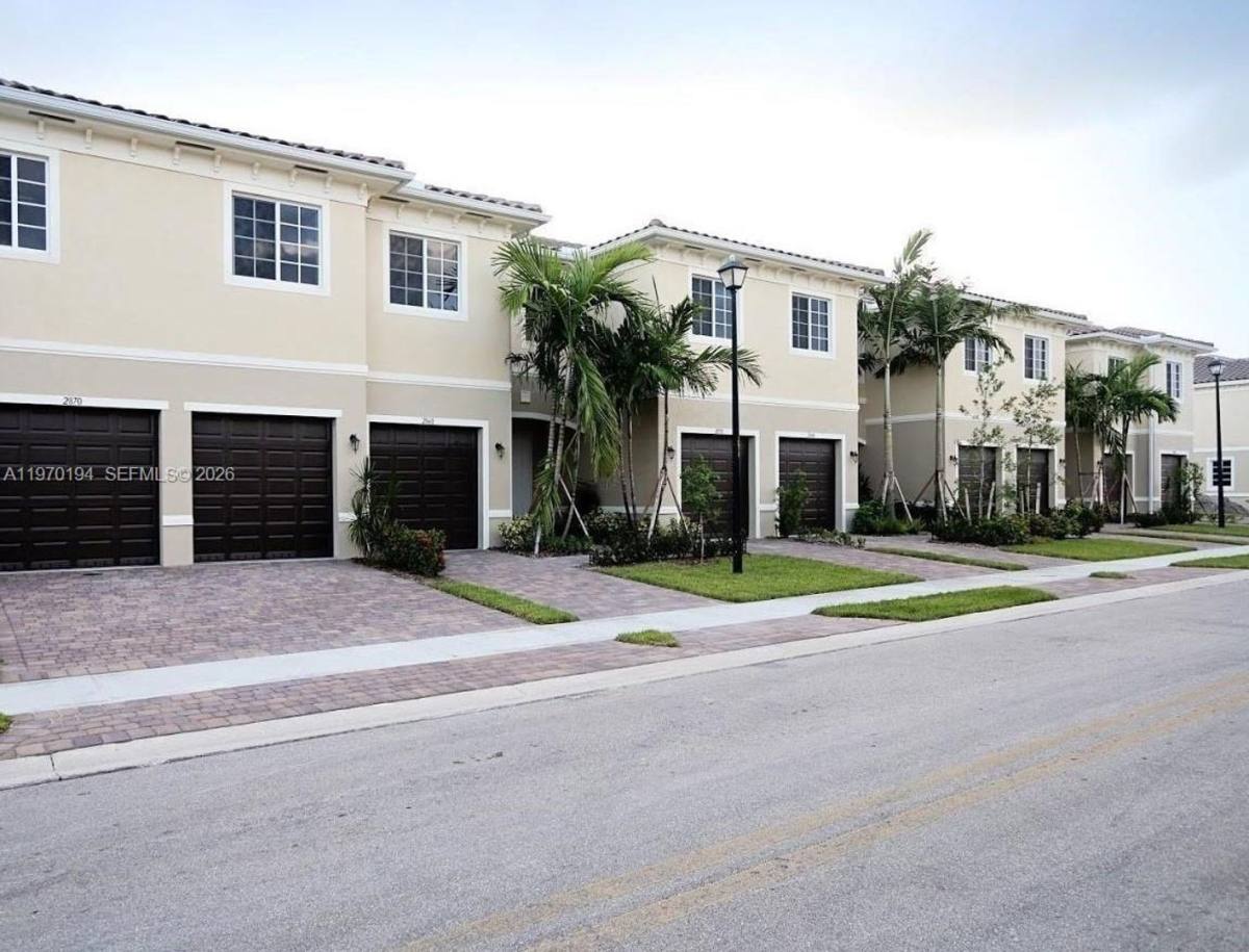 Townhouse for rent at 2615 SW 81st Terrace, Hollywood, FL 33025