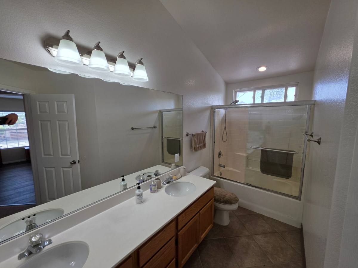 Apartment for rent at 2432 Papyrus Court, Oceanside, CA 92054