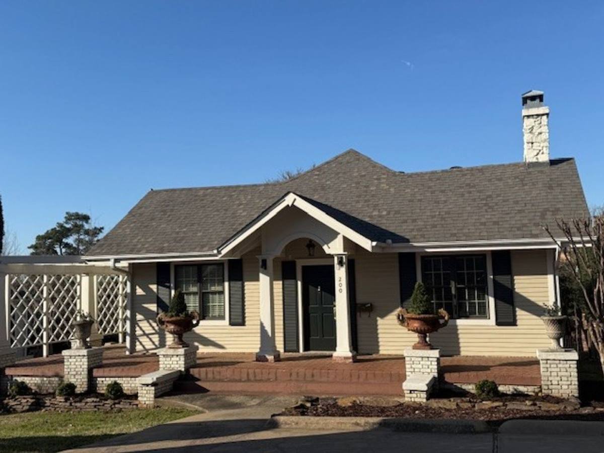Apartment for rent at 200 Ridgeway Dr, Little Rock, AR 72205