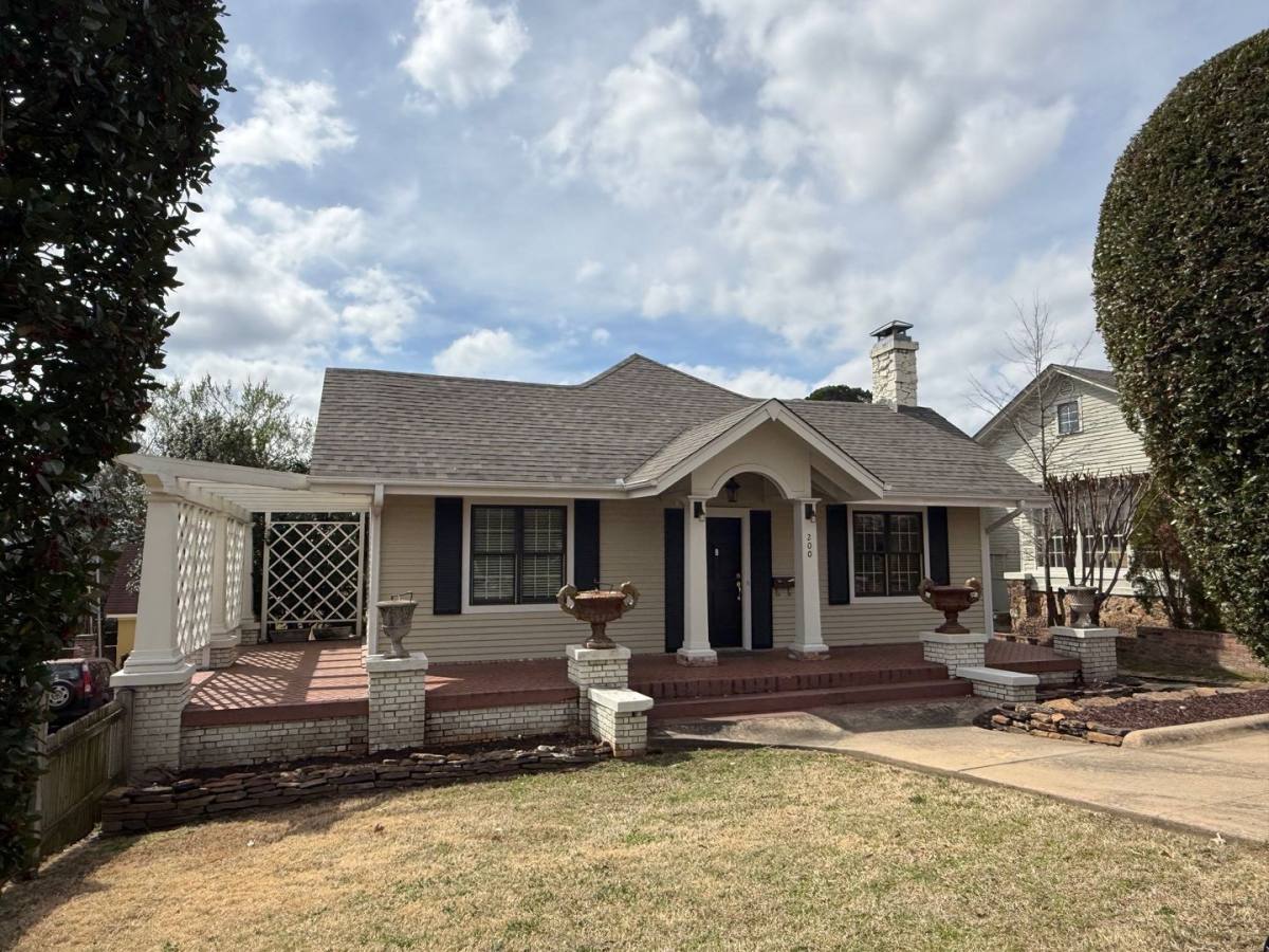 Apartment for rent at 200 Ridgeway Dr, Little Rock, AR 72205
