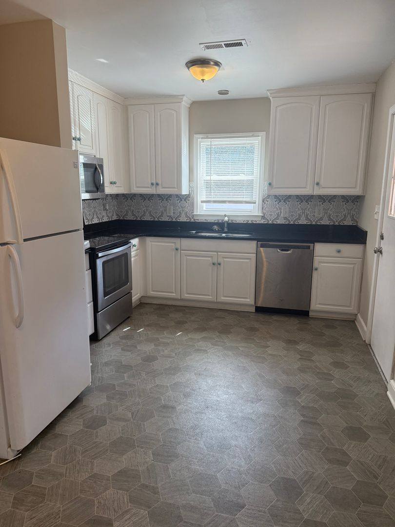 House for rent at 1011 W Wendover Ave, Greensboro, NC 27408