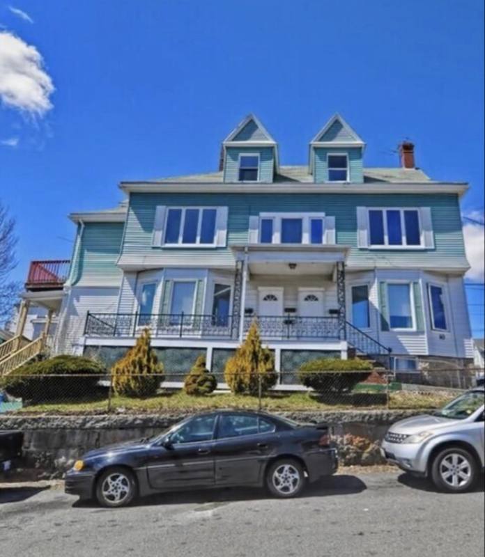 Apartment for rent at 10 Commonwealth Ave #2, Gloucester, MA 01930