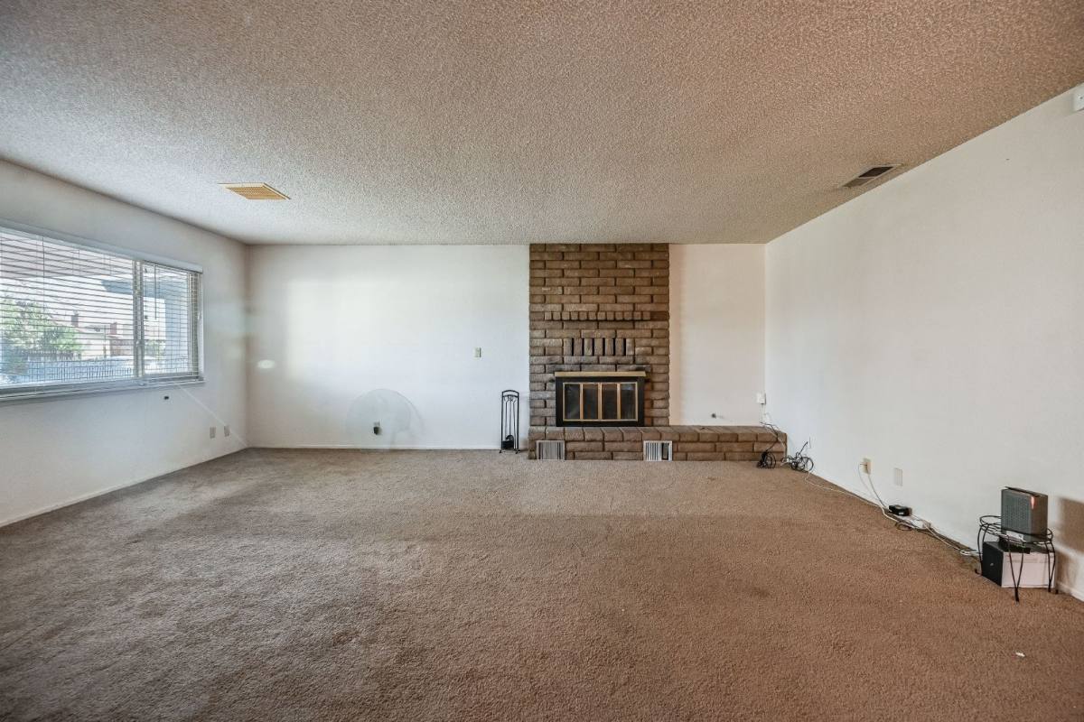 House for rent at 405 S Fountain St, Ridgecrest, CA 93555