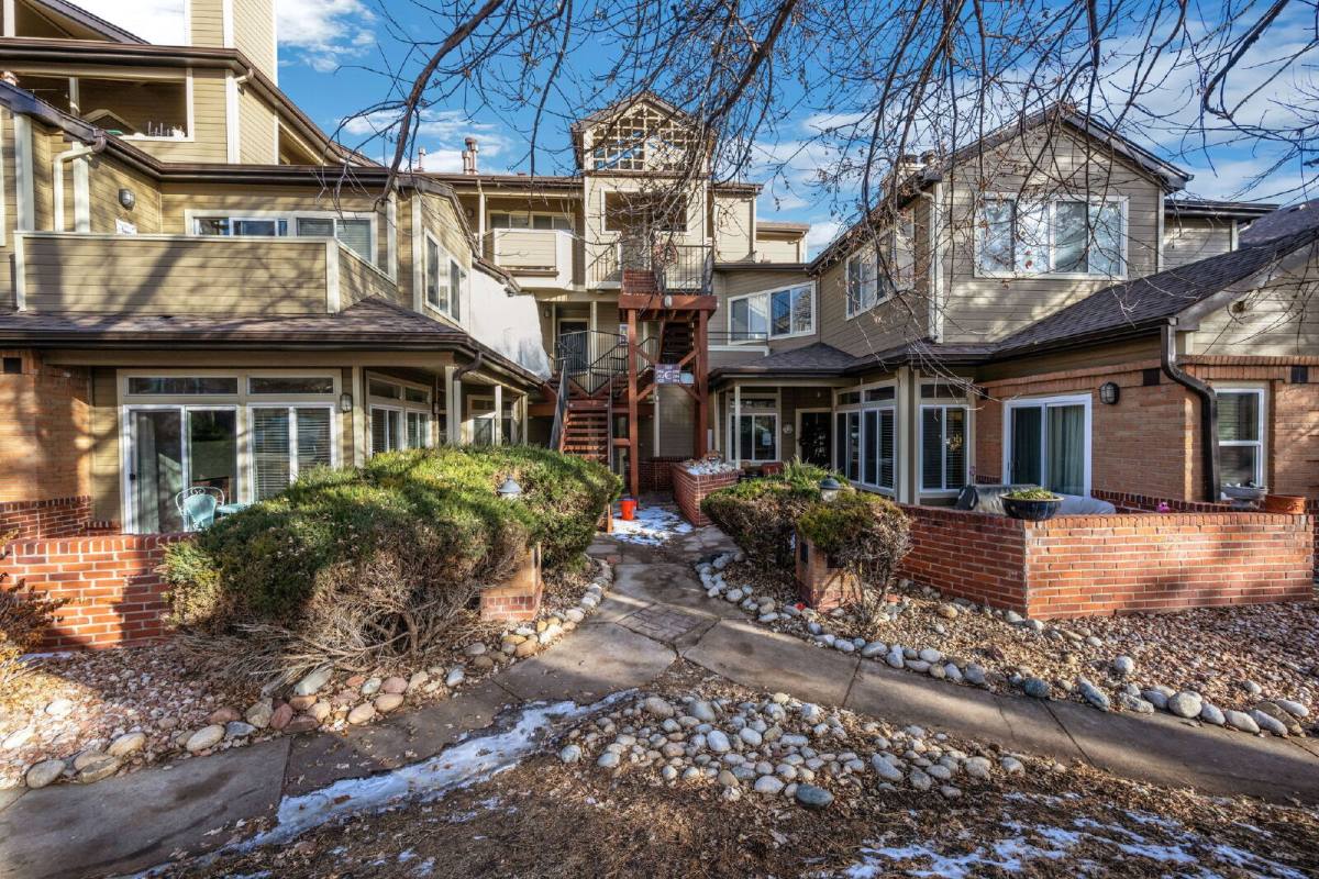 Condo for rent at 6001 S Yosemite St #C208, Englewood, CO 80111